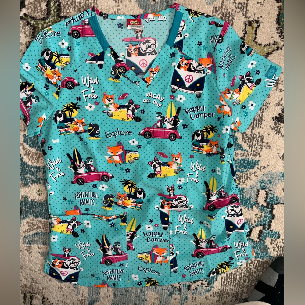 Print scrub top